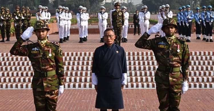 জাতীয় স্মৃতিসৌধে শ্রদ্ধা নিবেদন করলেন ভূটানের প্রধানমন্ত্রী