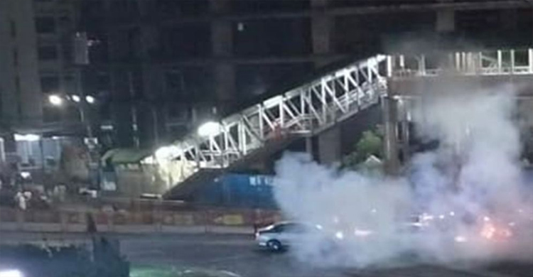 রাজধানীর বিভিন্ন এলাকায় ককটেল বিস্ফোরণ ও আগুন