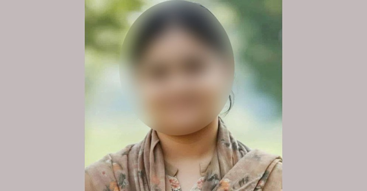 ‘আমাকে খুঁইজেন না, বয়ফ্রেন্ডের সঙ্গে আছি’