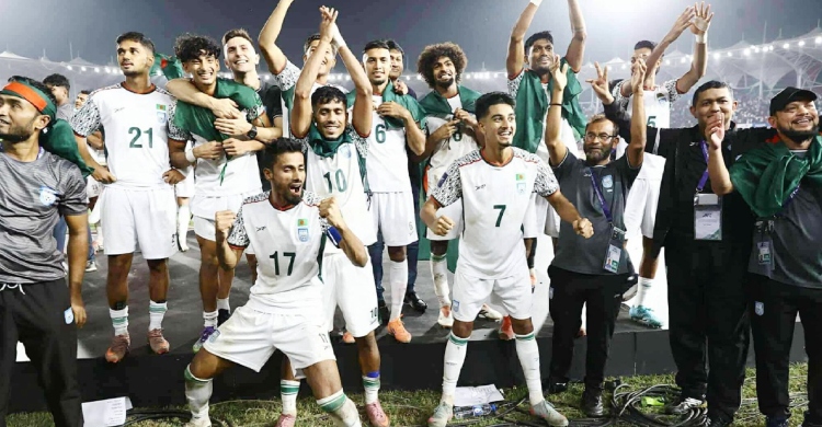 ভারতকে হারিয়ে দুই কোটি টাকা পাচ্ছে জামালরা