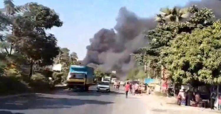 গাজীপুরে কেমিক্যাল ফ্যাক্টরিতে ভয়াবহ আগুন