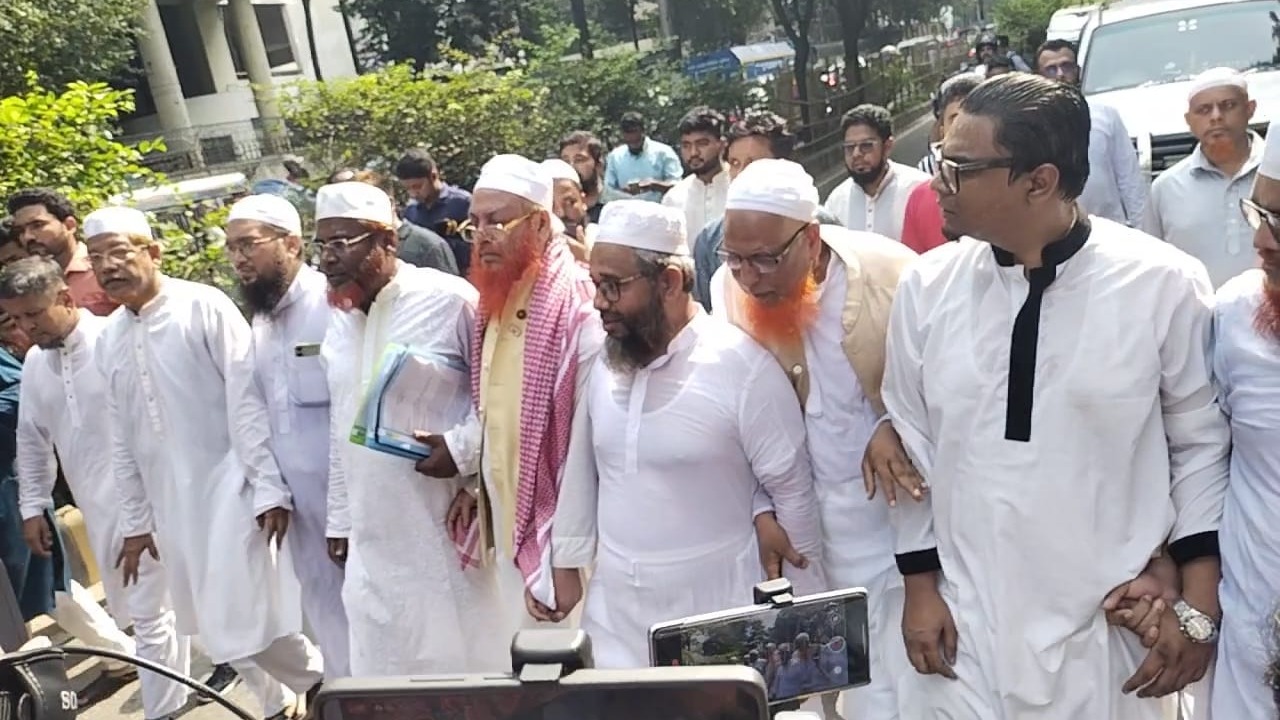 সরকারকে হুশিয়ারি দিয়ে যমুনায় আট দলের প্রতিনিধিরা