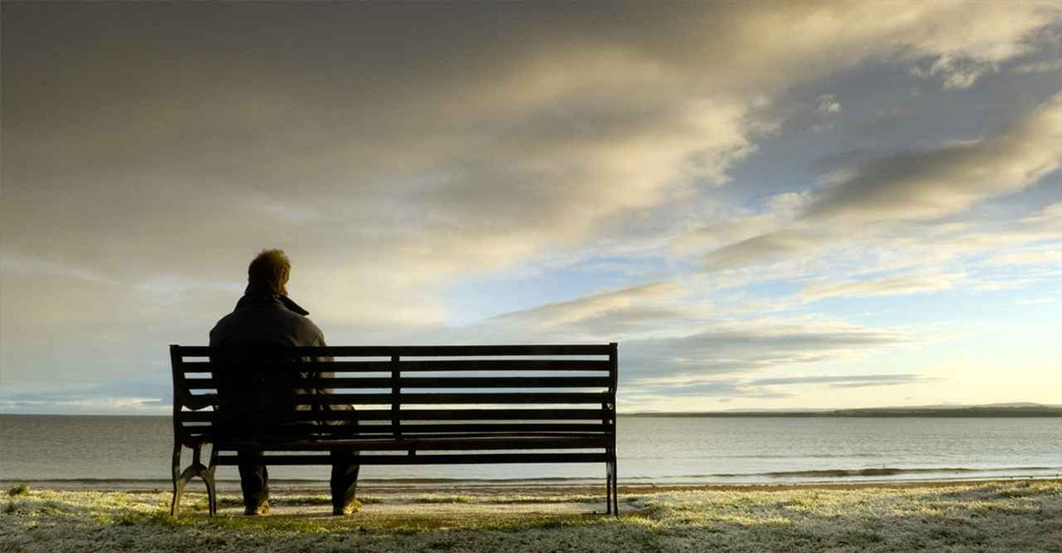 শেষ বিকেলের গল্প: একাকীত্বের মহাকাব্য