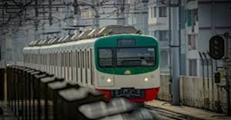 মেট্রোরেল লাইনে ড্রোন, ৯ মিনিট বন্ধ চলাচল