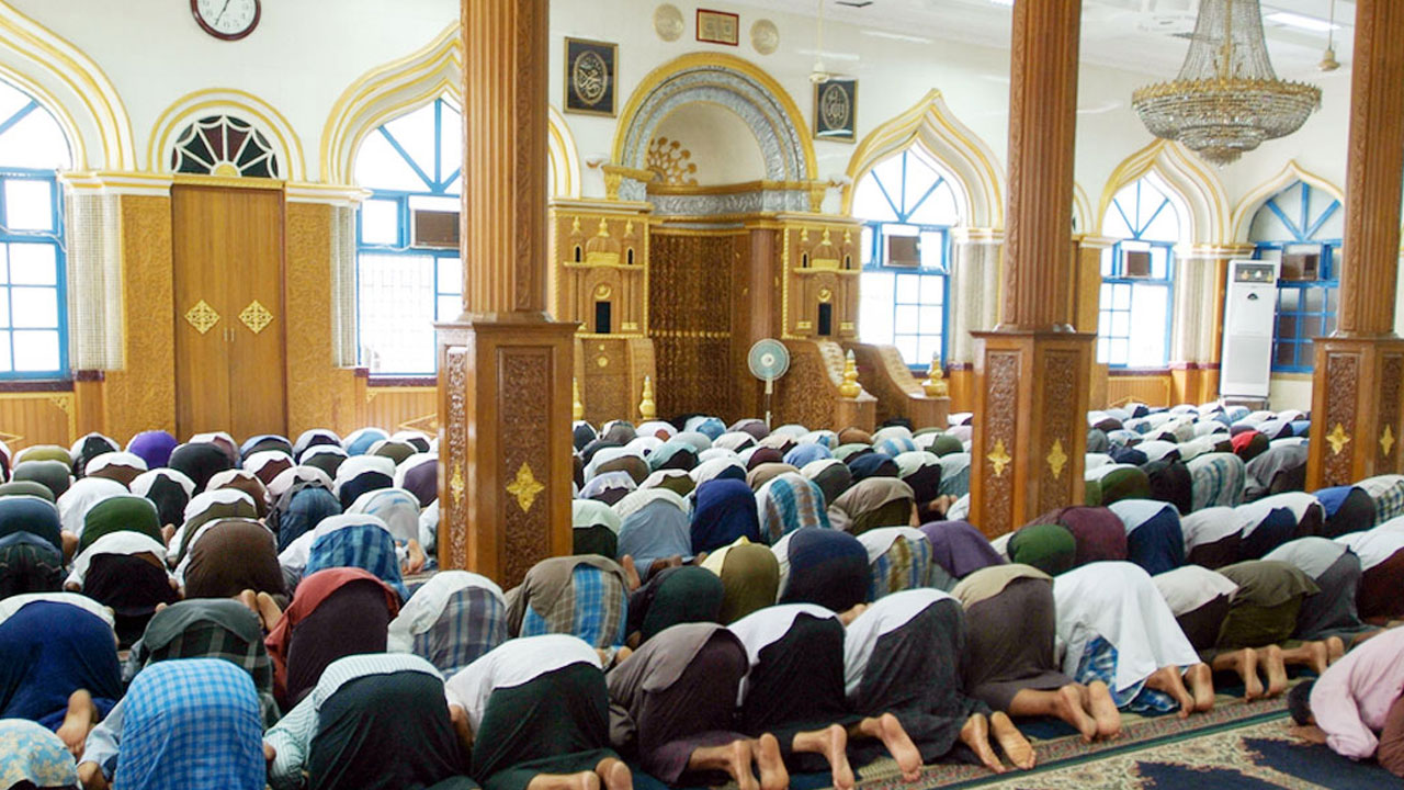 জুমার দিনের বিশেষ আমল