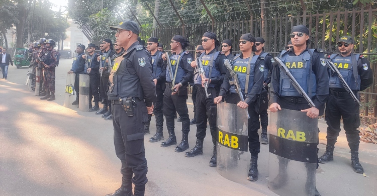 কড়া নিরাপত্তায় ট্রাইব্যুনালে আনা হচ্ছে সেনা কর্মকর্তাদের