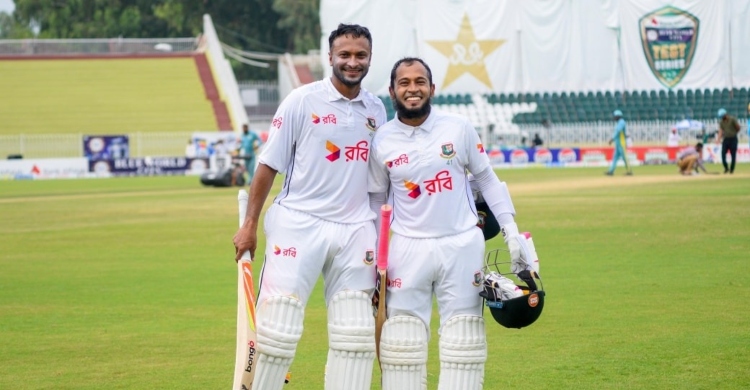 মুশফিককে নিয়ে সাকিবের আবেগঘন বার্তা