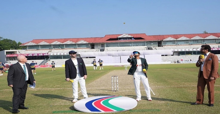 মুশফিকের শততম টেস্টে টস জিতে ব্যাটিংয়ে বাংলাদেশ