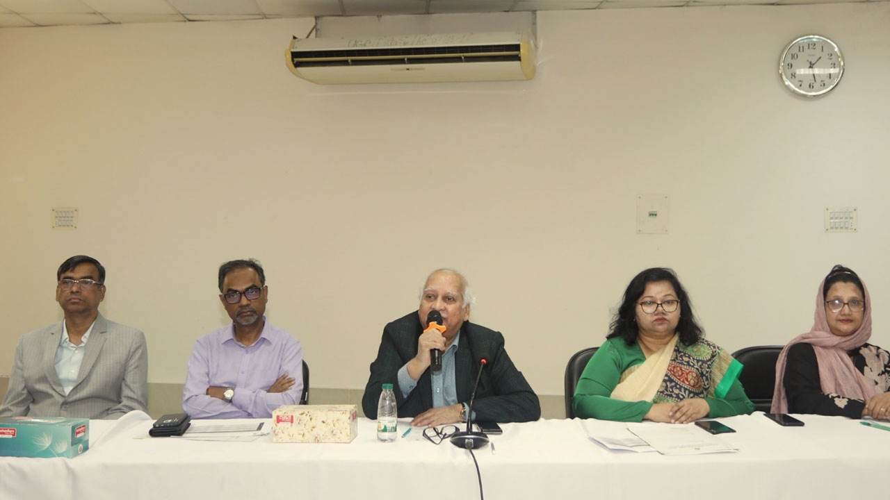 জুলাই আন্দোলনকারীদের সতর্ক থাকার পরামর্শ ইউজিসি চেয়ারম্যানের