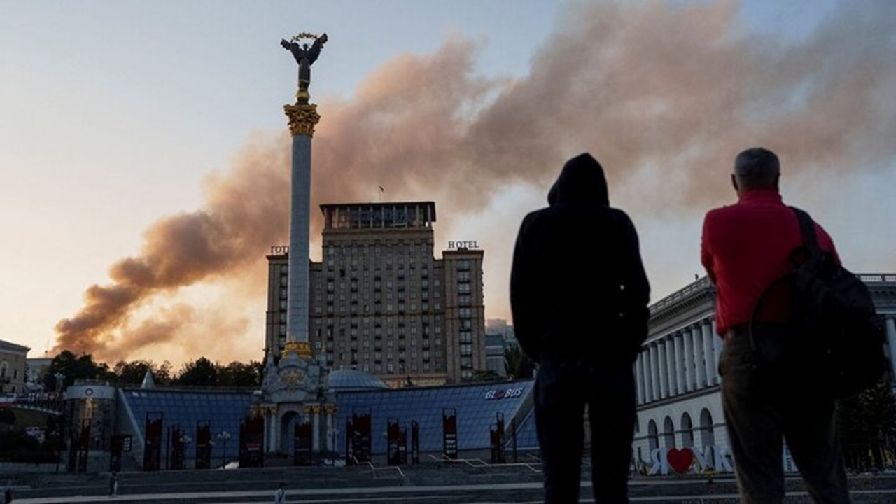 মাথাপিছু ঋণের ভারে চোখে অন্ধকার দেখছে ইউক্রেনীয়রা