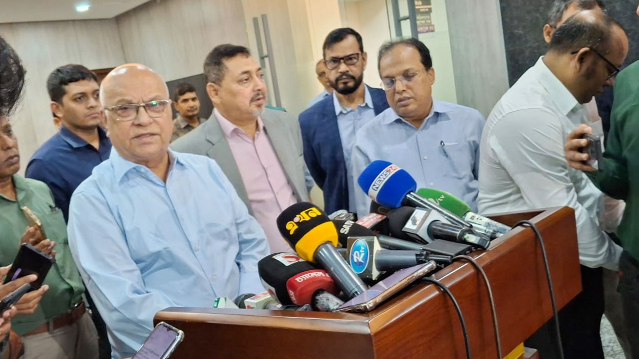 বিমানবন্দরে আগুন: ১৫ নভেম্বরের মধ্যে পূর্ণাঙ্গ প্রতিবেদন দিবে কোর কমিটি