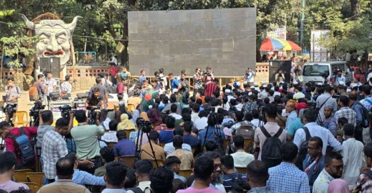 টিএসসিতে বড় পর্দায় দেখাচ্ছে শেখ হাসিনার রায়