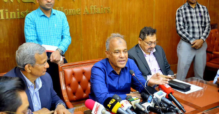 হাসিনাকে ফেরত দিতে ফের চিঠি দেওয়া হবে: স্বরাষ্ট্র উপদেষ্টা