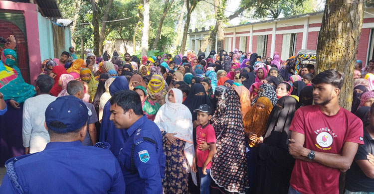 দুই সন্তানকে গলা কেটে হত্যার পর মায়ের আত্মহত্যা