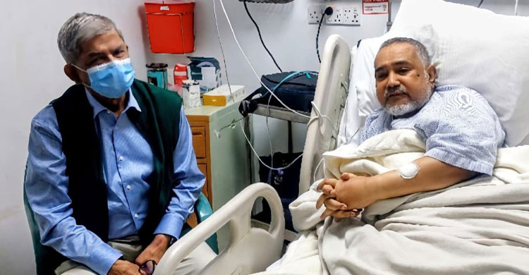 ডা. তাহেরকে দেখতে হাসপাতালে মির্জা ফখরুল