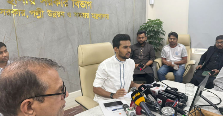 পদত্যাগ নিয়ে যা জানালেন উপদেষ্টা আসিফ