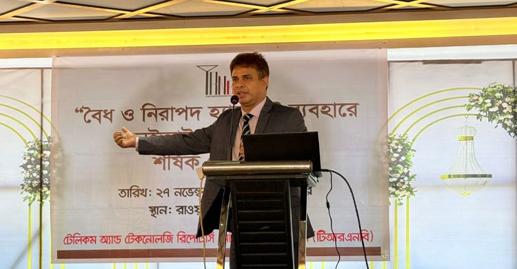 নিরাপত্তা-অপরাধ দমনে বৈধ হ্যান্ডসেট ব্যবহার জরুরি