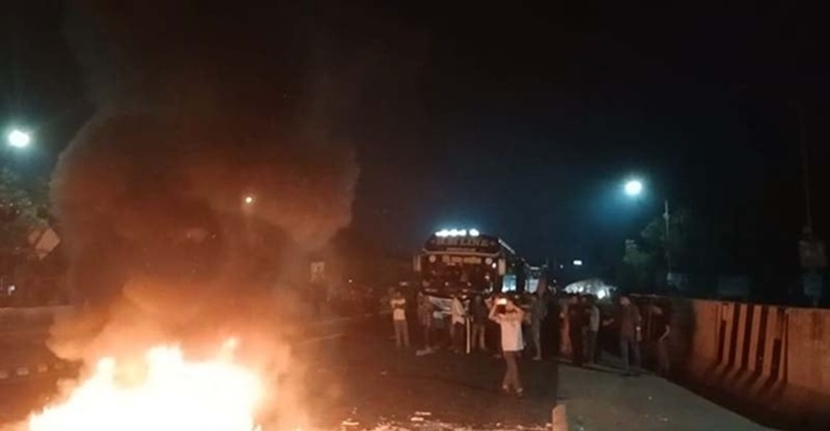 মাদারীপুরে বিএনপির মনোনয়ন বঞ্চিতদের সড়ক অবরোধ, গাড়ি ভাঙচুর ও অগ্নিসংযোগ