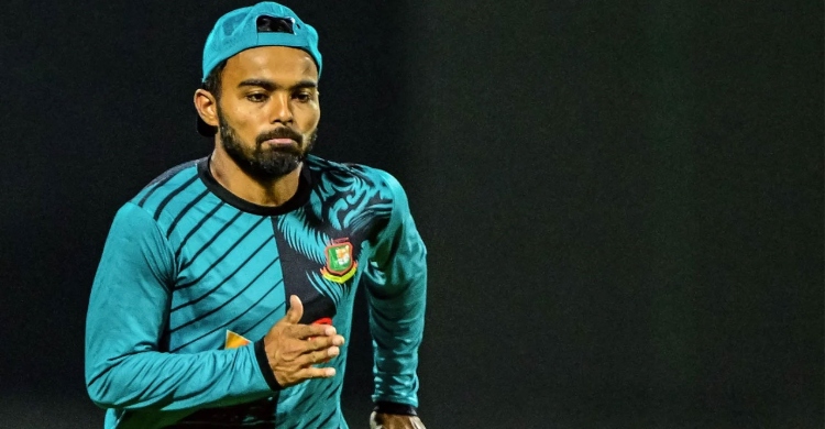 ফিল্ডিংয়ে বাংলাদেশ, বাদ পড়লেন হৃদয়