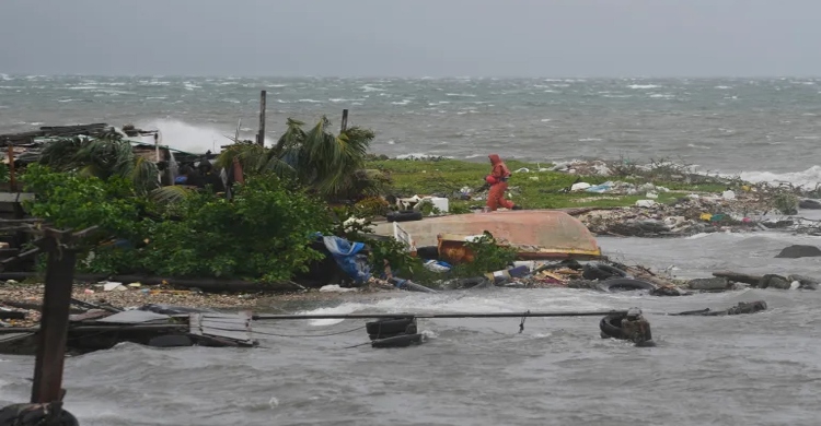 মেলিসার তাণ্ডবে তছনছ জ্যামাইকা