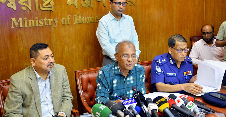নির্বাচনের আগে কমিয়ে আনা হবে সিমের রেজিষ্ট্রেশন সংখ্যা: স্বরাষ্ট্র উপদেষ্টা