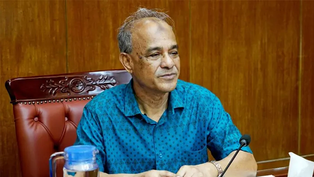 প্রবাসীদের পাসপোর্ট ফি কমানো হবে: স্বরাষ্ট্র উপদেষ্টা