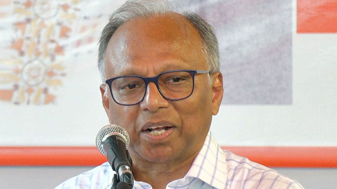 বড় রাজনৈতিক দলগুলো জুলাইকে বিপ্লব বলতে চায় না: মাহমুদুর রহমান