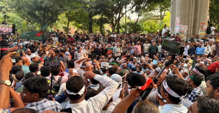 শিক্ষকদের ‘মার্চ টু সচিবালয়’ আটকে দিলো পুলিশ