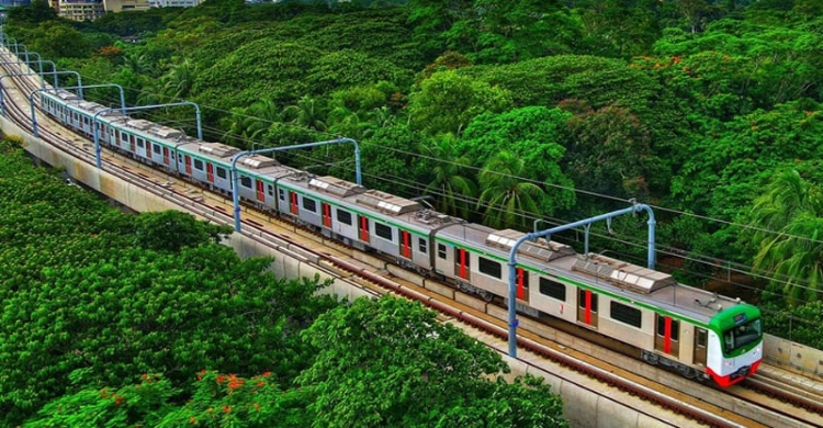 মেট্রোরেলে সময় ও ট্রিপ বাড়ছে