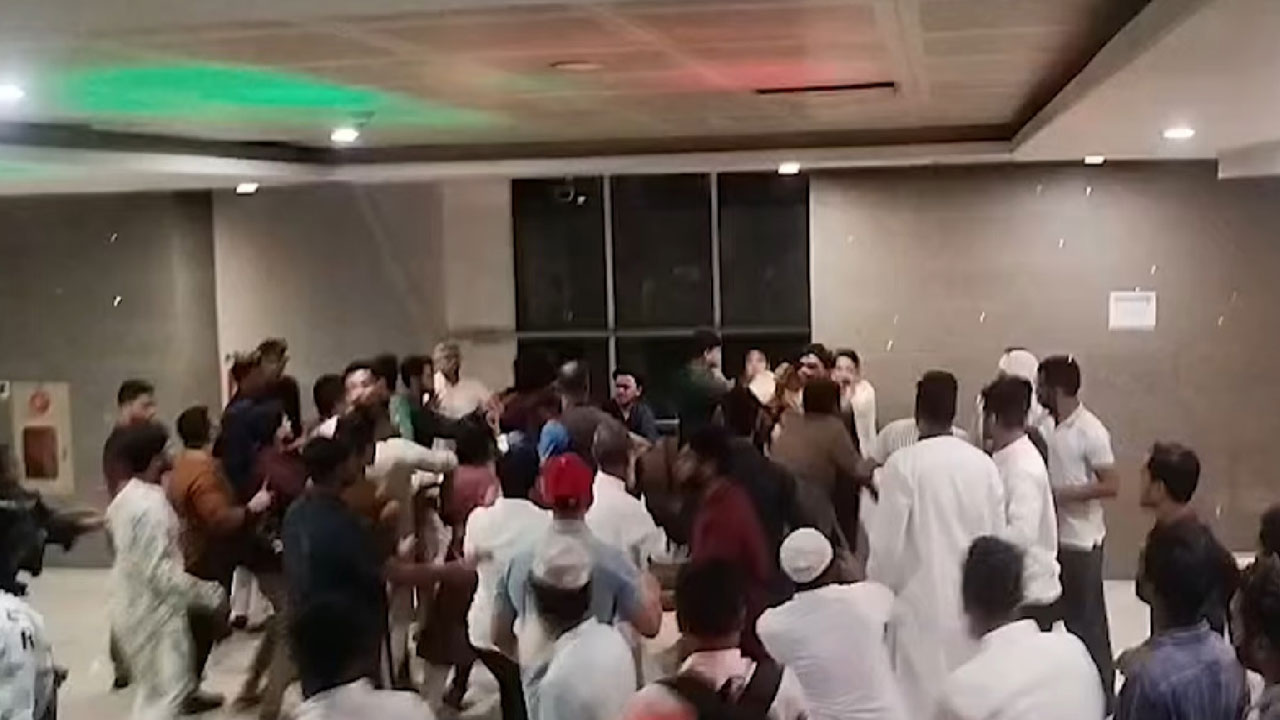 এনসিপির দুই গ্রুপের সংঘর্ষ, আহত ১