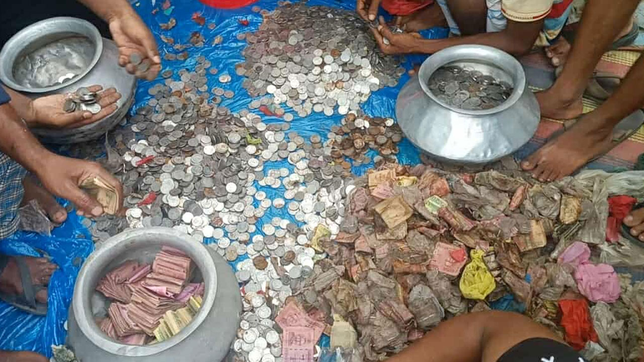 মারা গেলেন ৩ বস্তা টাকা জমানো সেই ভিক্ষুক
