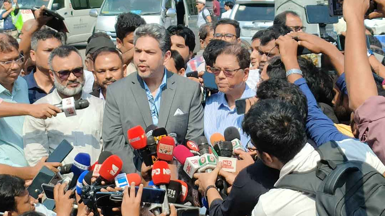 আগুনে পোশাক তৈরির মূল্যবান কাঁচামাল, গুরুত্বপূর্ণ স্যাম্পল ধ্বংস হয়েছে: বিজিএমইএ
