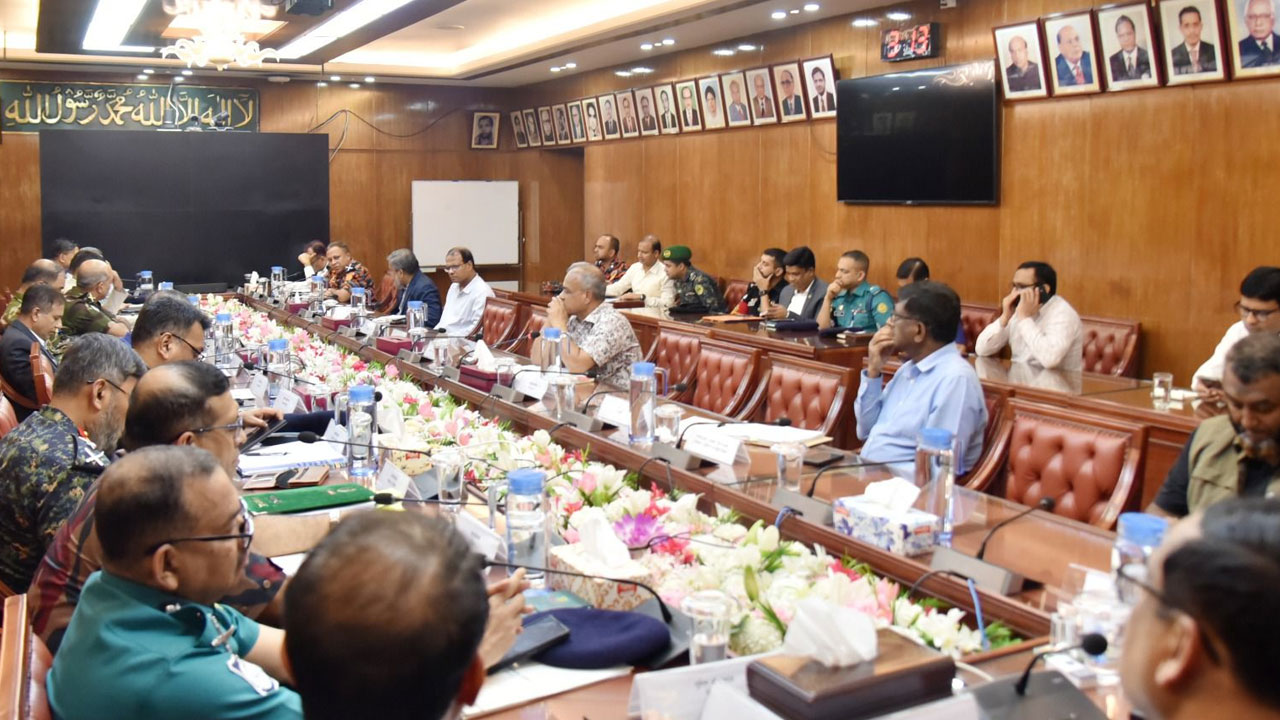 দ্রুতই বিমানবন্দরের ই-গেট খুলে দেওয়া হবে: স্বরাষ্ট্র উপদেষ্টা