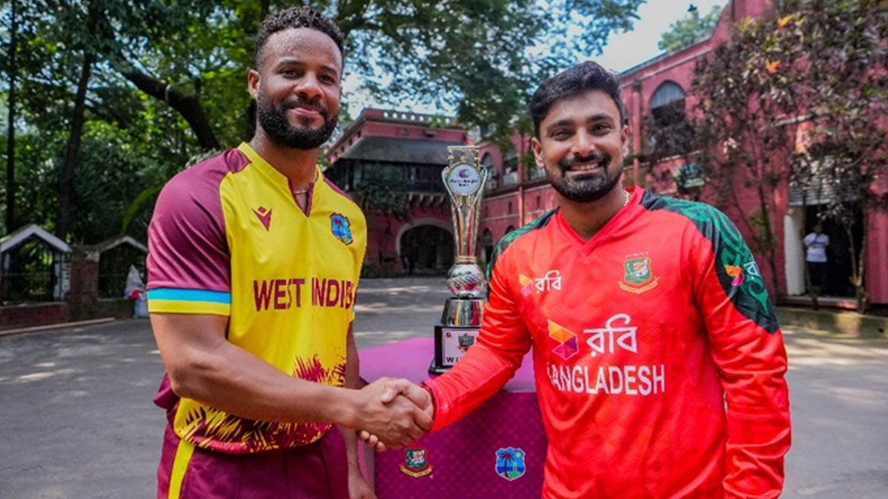 টস হেরে বোলিংয়ে বাংলাদেশ