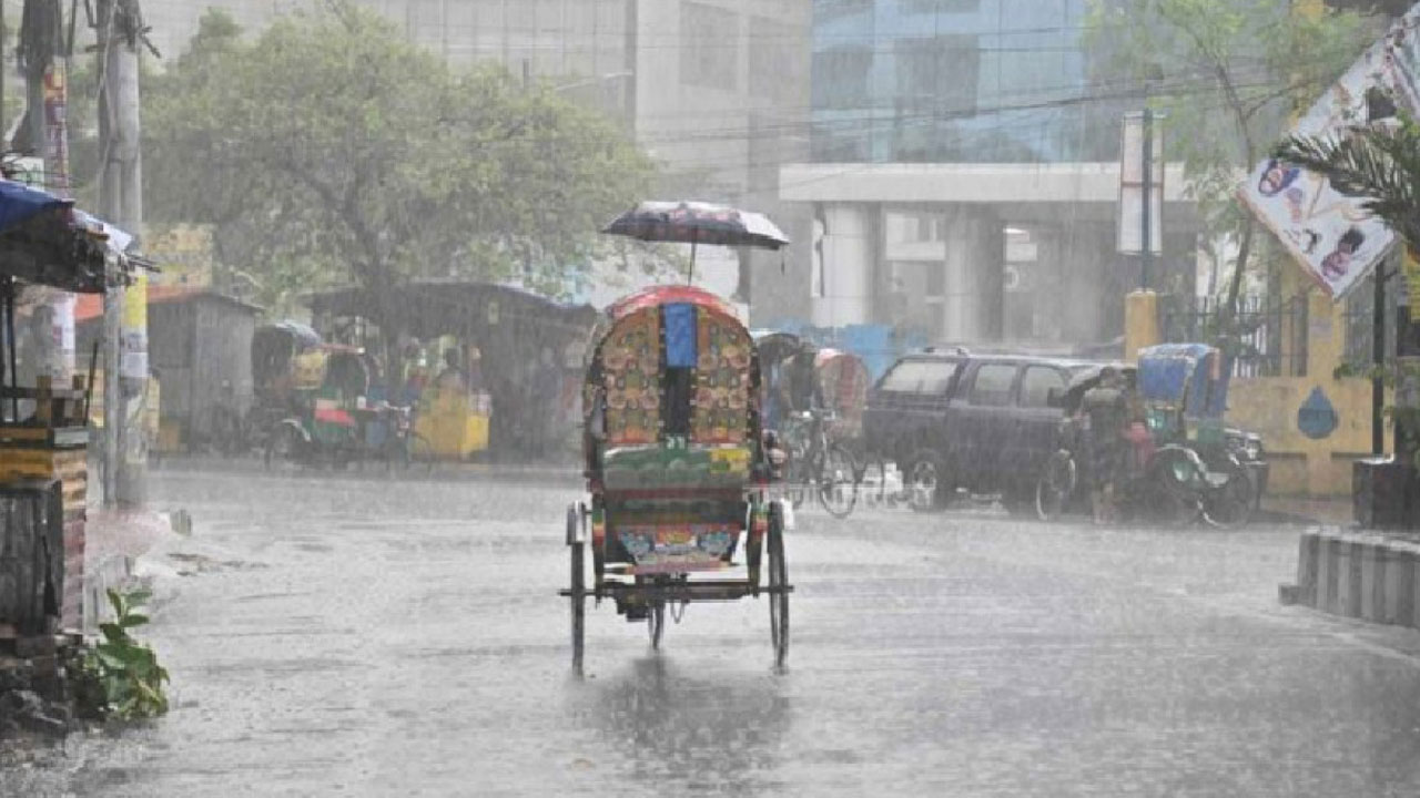 সারা দেশেই ভারী বৃষ্টির আভাস