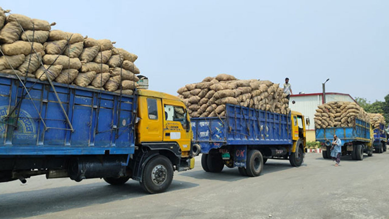 বাংলাবান্ধা দিয়ে নেপাল গেল ১ হাজার ৪০৭ টন আলু