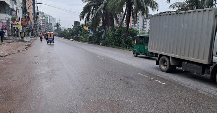 ঢাকার ফাঁকা রাস্তায় যেন ঈদের আমেজ