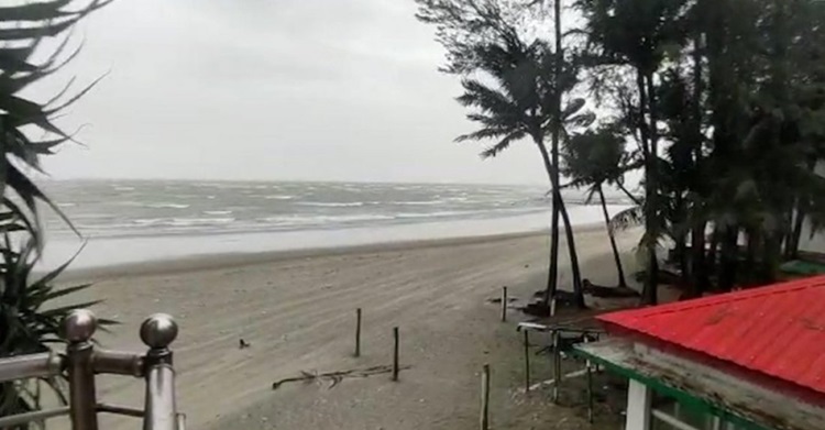 নিম্নচাপ দুর্বল হয়ে স্থল নিম্নচাপে পরিণত