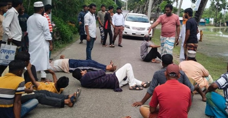 সাতক্ষীরায় স্থানীয়দের বাধায় মাদরাসার নিয়োগ পরীক্ষা স্থগিত