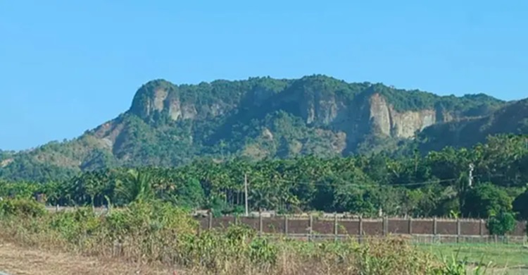টেকনাফে পাহাড়ি এলাকায় রাতভর গোলাগুলি