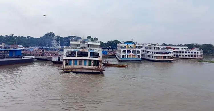 চাঁদপুর-ঢাকা নৌরুটে দ্রুতগামী ও আধুনিক নৌযান চালুর দাবি