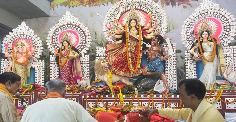 দুর্গাপূজার নিরাপত্তায় ৭১ হাজার পুলিশ