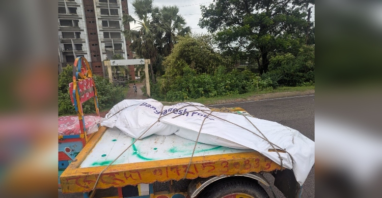 কুয়াকাটা সৈকত থেকে অর্ধগলিত মরদেহ উদ্ধার