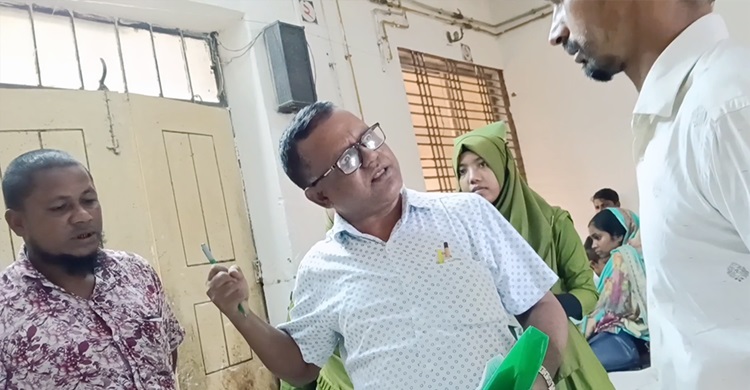 কুরুচিপূর্ণ ভিডিও ভাইরালের পর সেই চিকিৎসক বরখাস্ত