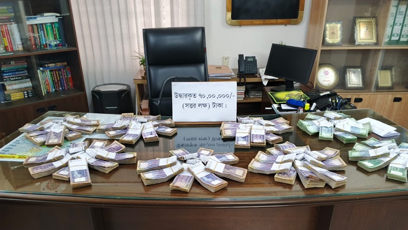 কোরআন হাতে নিয়ে ‘ভাই ভাই’ শপথ করিয়ে প্রতারণা, গ্রেফতার ৫