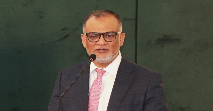 গার্মেন্টস ছাড়া অন্য কোনো খাত মার্কিন শুল্ক ছাড়ের সুবিধা নিতে পারেনি: বাণিজ্য উপদেষ্টা