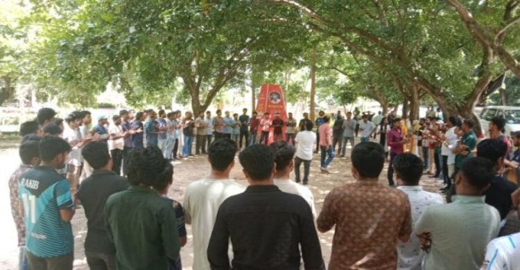চট্টগ্রাম বিশ্ববিদ্যালয় উপাচার্য ও প্রক্টরদের পদত্যাগ দাবি