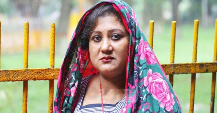 মামা বাড়িতে সমাহিত চিত্রনায়িকা বনশ্রী