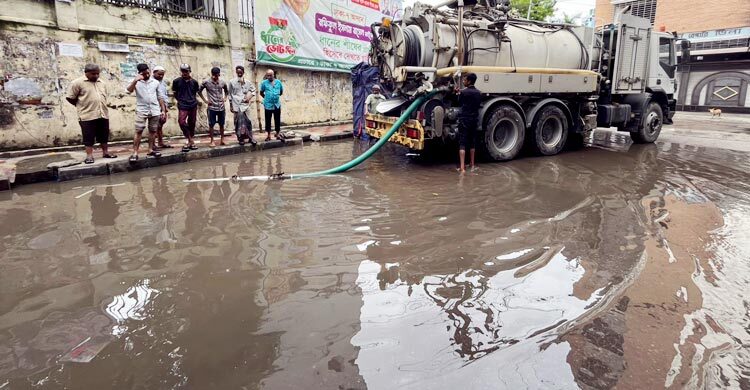 জলাবদ্ধতা নিরসনে ওয়ার্ডভিত্তিক ইমার্জেন্সি রেসপন্স টিম কাজ করছে: ডিএসসিসি