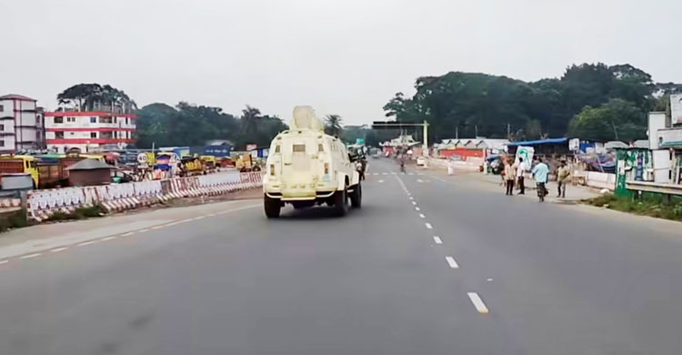 ফরিদপুরে যান চলাচল স্বাভাবিক, সড়কের পাশে অবস্থান আন্দোলনকারীদের